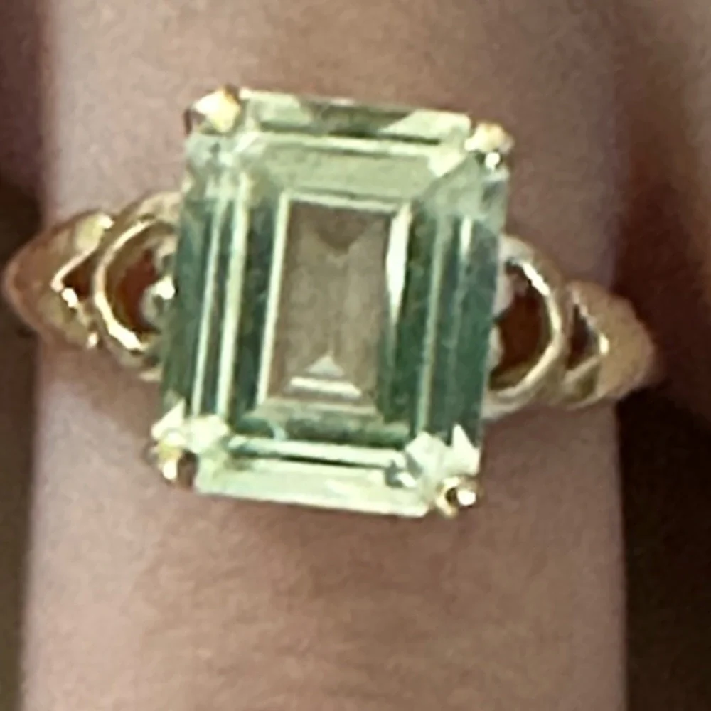 14k real solid Gold with Green Topaz ring